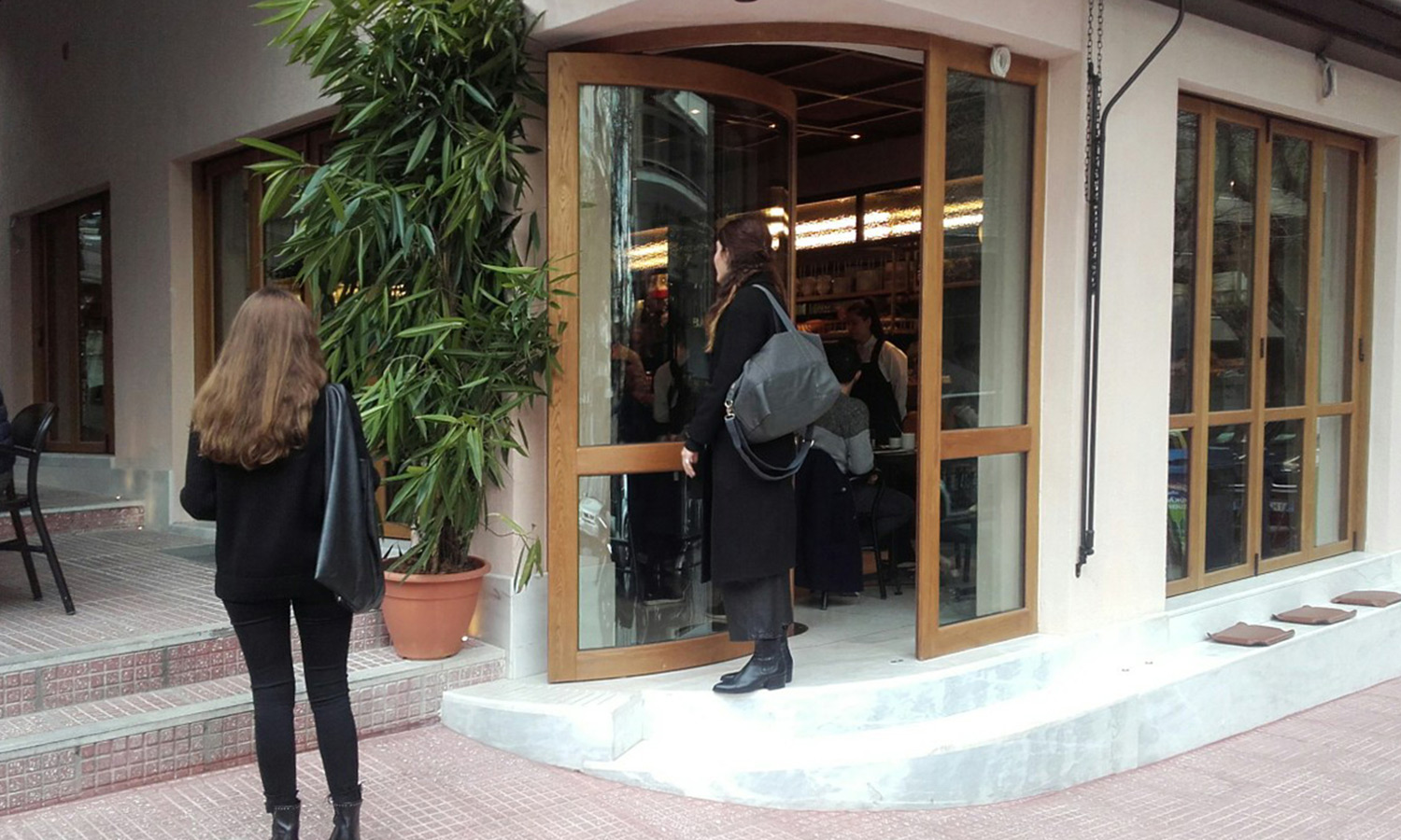 Serramenti curvi in pianta